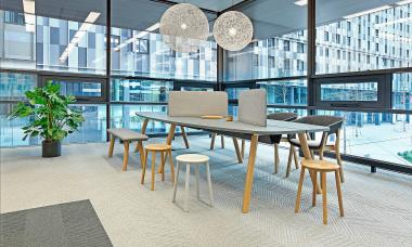 CREVA MEETING TABLE