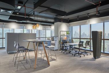 CREVA MEETING TABLE